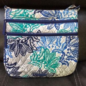 Vera Bradley triple zipper hipster